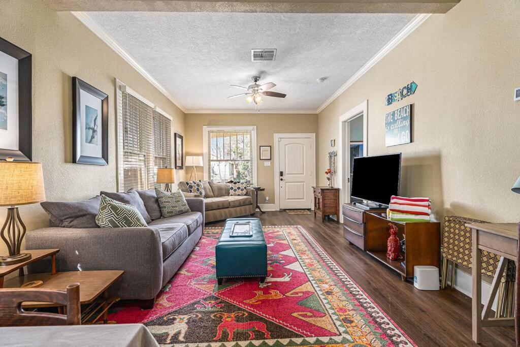Beachy Bungalow! 2Bd, King Bed Galveston Exterior foto