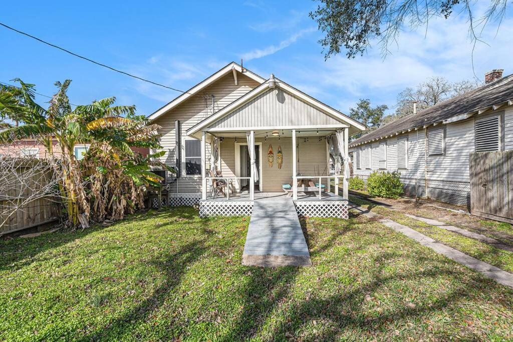 Beachy Bungalow! 2Bd, King Bed Galveston Exterior foto