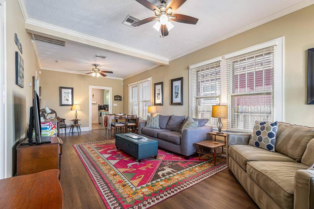 Beachy Bungalow! 2Bd, King Bed Galveston Exterior foto